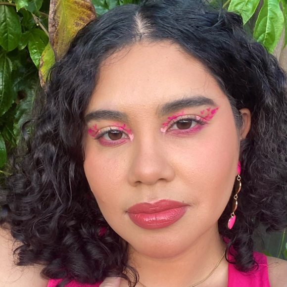 Meet your Posher, Erika - Picture 2 of 2